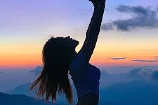 模仿、碰瓷、赚黑心钱公司回应惹众怒网红鹿哈塌房一点不冤